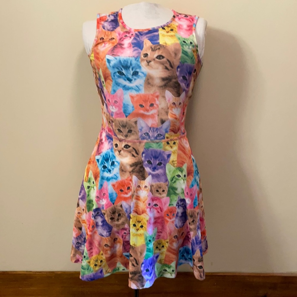 Pretty much the cutest cat dress ever!